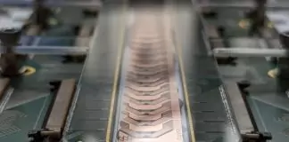 Europe Pioneers Glass-Based Quantum Processor for a New Era of Computing